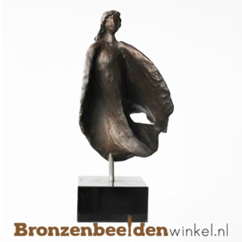 Vrouwenbeeldje "Sierlijke dame" BBW005br87