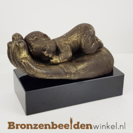 Geboorte cadeautje "Baby op hand" BBW010br08