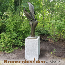 Asbestemming tuin beeld op sokkel "Verbondenheid" BBW08ab19br