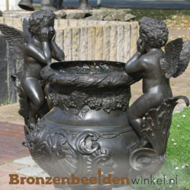 Bronzen tuinvaas met engelen BBW343