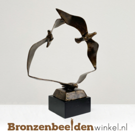 Asbeeld "Zo vrij als een vogel" in brons BBW824br35as