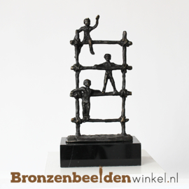 NR 9 | Dag van de leerkracht cadeau ''Spelende kinderen op klimrek'' BBW005br77