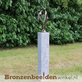 Liefdesbeeld van brons voor op het graf "Vreugde" BBW1975br