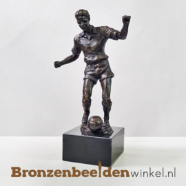 Sportbeeldje "De voetballer" BBW002br47