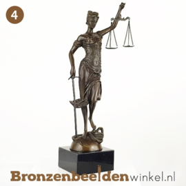 NR 4 | Cadeau advocaat ''Vrouwe Justitia van brons'' BBW008br12
