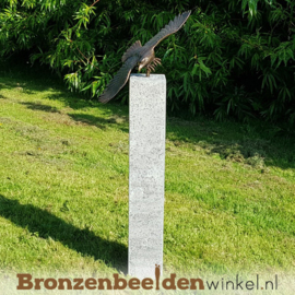 Tuinbeeld zeearend op Hardstenen sokkel BBW1247br