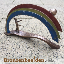 Bronzen sculptuur "Onder de Regenboog" BBW85384