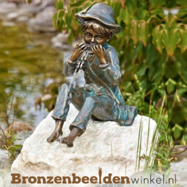 Klein waterornament "Jongetje met mondharmonica" BBWR88588