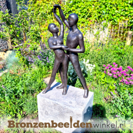 Tuinbeeld "Liefdeskoppel" in brons BBW1094