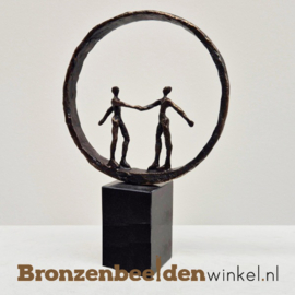 Beeldje bedankt "De overeenkomst is rond" BBW07br51