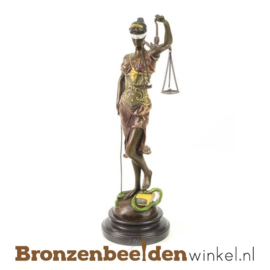 NR 10 | Cadeau advocaat ''Vrouwe Justitia in gekleurd brons''