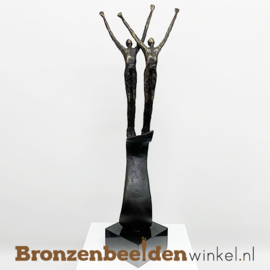 Zakelijk beeldje "Samen de sprong wagen" BBW005br63