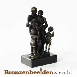 Gezinsbeeldje "Gezin met zoon, dochter en baby" BBW003br16