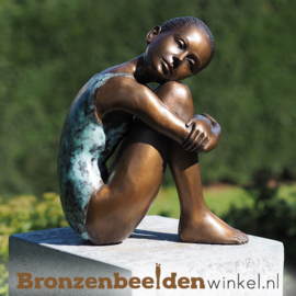 Tuinbeeld vrouw "Vredig" BBW1380br