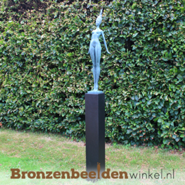 Tuinbeeld vrouw "Elegantie" van brons BBW231674br