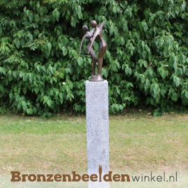 Liefdesbeeld van brons voor op het graf "Vreugde" BBW1975br