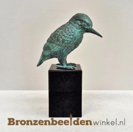 Beeld ijsvogel in brons op sokkel BBW1539