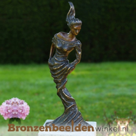 Bronzen tuinbeeld vrouw "Independent Woman" BBW1814