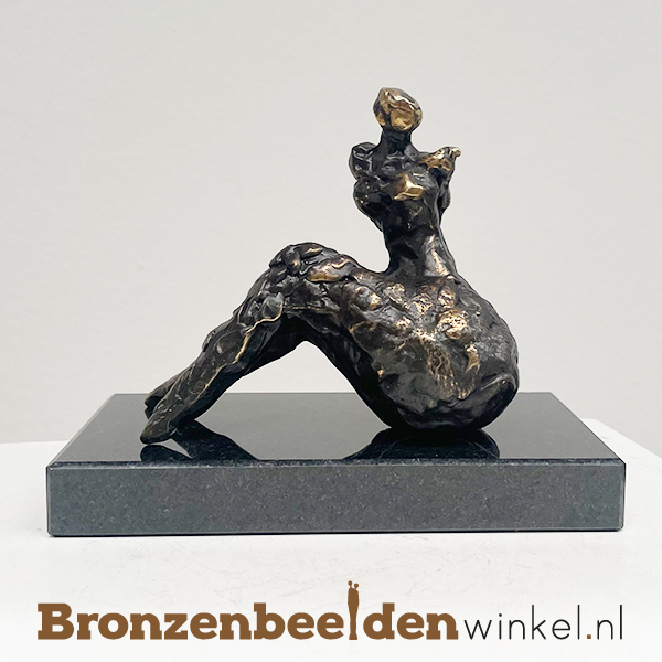 Vrouwenbeeldje "Madame Colette" BBW008br92