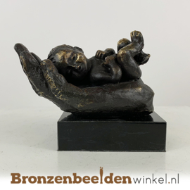 Geboorte cadeautje "Baby op hand" BBW007br20