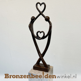 Afrikaans sculptuur "Hartendieven op sokkel" BBW007br29os