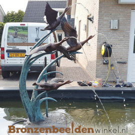 Waterornament tuin idee ''Vier bronzen eenden als fontein'' BBW52465