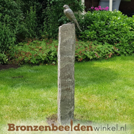 Vogel tuinbeeld van torenvalk op sokkel BBWR88462