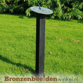Platte horizontale zonnewijzer op sokkel BBW6302br