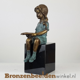 Bronzen meisje die leest BBW1499