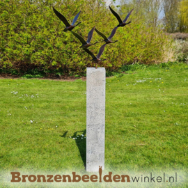 Abstract tuinbeeld ''De 5 ganzen'' op Hardsteen sokkel BBWF5GHS