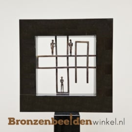 Groot jubileum geschenk "Het raamwerk voor succes" op sokkel 07br34os