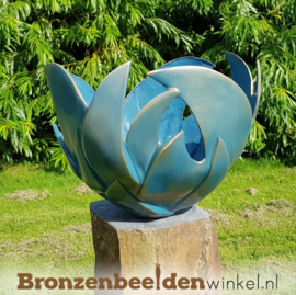 Abstract tuinbeeld "Bloem des Levens" - Blauw