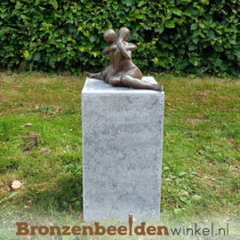 Gedenkbeeld "Omhelzend paar" BBW2125br