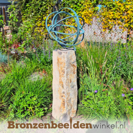 Moderne zonnewijzer van brons op basalt sokkel BBW0107basalt