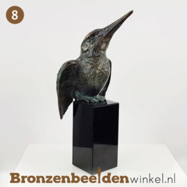 NR 8 | Cadeau man 85 jaar ''IJsvogel beeldje brons'' BBWR88321 op sokkel