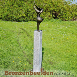 Tuinbeeld "Dans met mij door het leven" in brons BBW2856br