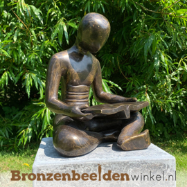 Figuratief tuinbeeld "De Lezer" BBW91246br