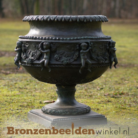 Bronzen tuinvaas met engeltjes BBW438