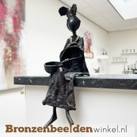 Bronzen beeld "Dore op sokkel" uit Afrika 24cm BBWZT09GR