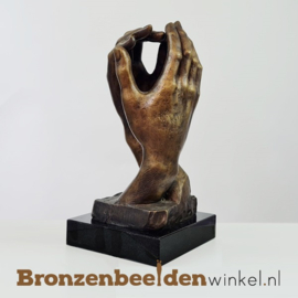 Handen beeld "Liefdevolle handreiking" BBW61073