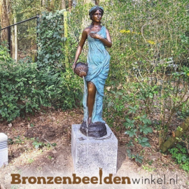 Bronzen fontein "Vrouw met kelk" BBW52211br