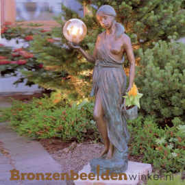 beginsel procedure Landschap Vrouwen tuinbeeld met verlichting BBWR88124 (Met of zonder sokkel: Zonder  sokkel,Met GRATIS onderhoudsset t.w.v. € 24,95: Ja, graag!) | Tuinbeeld  vrouw | Bronzen Beelden Winkel