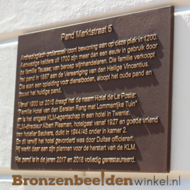 GEVELPLAAT IN OPDRACHT RESTAURATEUR
