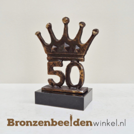 TOP cadeau 50e verjaardag "Kroonjaar 50" beeldje