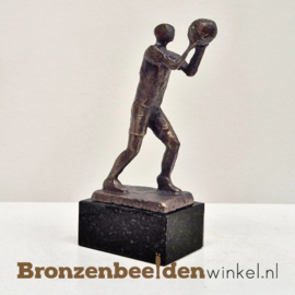 Beeldje korfbal speler "De Korfballer" BBW23pb50