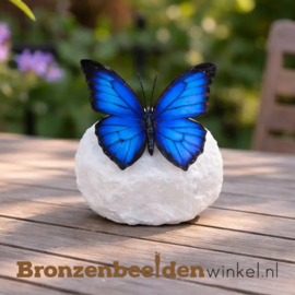 Blauw bronzen vlinder beeldje op keitje BBW1545br