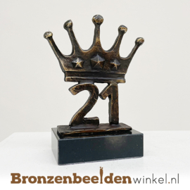 TOP cadeau 21e verjaardag "Kroonjaar 21" beeldje