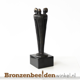 Broers en zussen beeldje "Omarming" BBW004br17