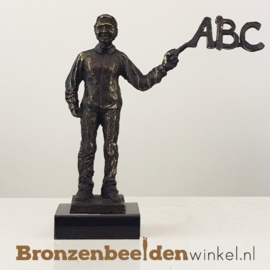 NR 9 | Afscheidscadeau beeldje leraar - meester BBW23bp09