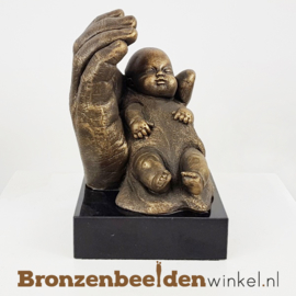 Geboorte cadeau "Baby op hand" BBW010br07